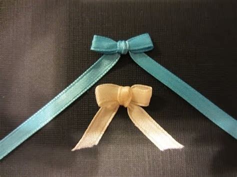 Instructions for making a bow out of wired ribbon: How to make a Bow with Ribbon and a Fork- Quick and Easy ...
