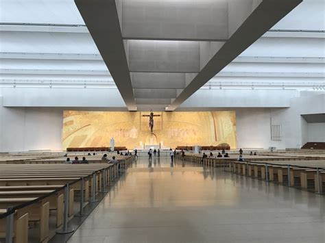 Daire basílica de nossa senhora do rosário de fátima'a 1.9 km uzaklıkta konaklama olanağı sunar. Uma visita emocionante ao Santuário de Fátima - Top 5 Tour
