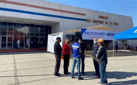 Además, para la población de 50 a 59 años se seguirá el mismo sistema que en las franjas de 60 y 70 años: Suspenden vacunación por falta de jeringas en coahuila ...