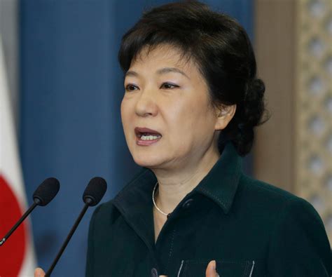 Politician who served as president of south korea from 2013 to 2017. Park Geun-hye Biography - Childhood, Life Achievements ...