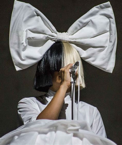 Последние твиты от sia (@erenskissu). Sia (cantante) - Wikipedia