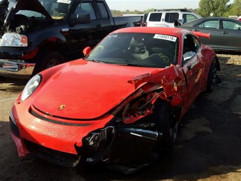 2016 Porsche 911 Gt3 Wrecked With 365 Miles On The Clock Autoevolution