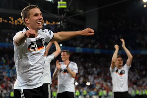 Kup bilet autobusowy online busfor.pl. Lukas Podolski: Vermögen und Gehalt bei Antalyaspor 2021 ...
