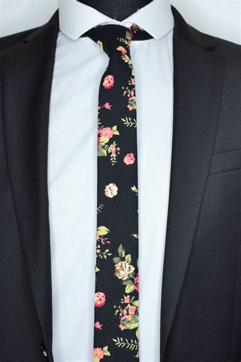 Black Skinny Floral Tie 2 Groomsmen Skinny Tie Etsy Skinny Floral Tie Floral Tie Wedding