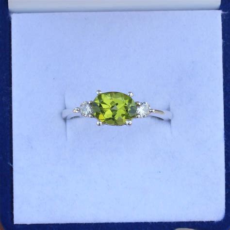 Solitaire Peridot Ring Dainty Green Gemstone Ring Peridot Etsy