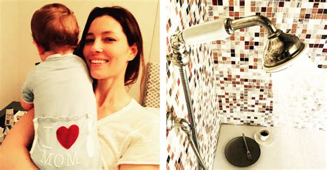 Jessica Biel Proves She S The Ultimate Shower Snacking Multi Tasking Mum