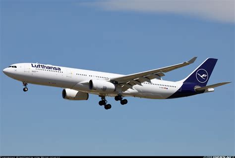 Airbus A330 343 Lufthansa Aviation Photo 6033843