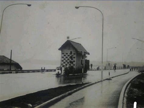 It was designed by the malaysian public works (jabatan kerja raya). The Early Malay Doctors: Sultan Yahya Petra Bridge, Kelantan