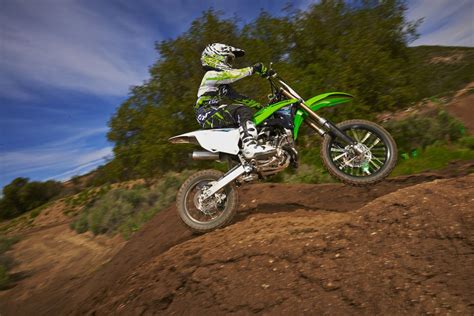 The kawasaki 85 may be small but it is a great little bike to have fun on. 2014 Kawasaki KX85 Review - Top Speed