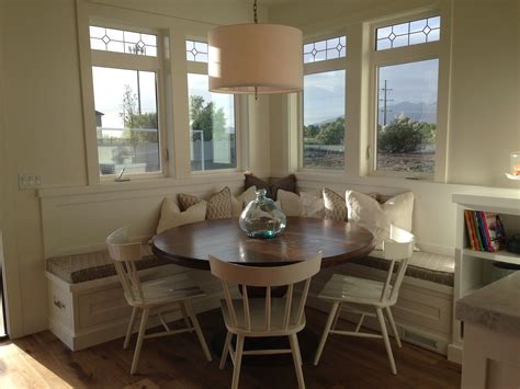 Large round oak dining table chairs starrkingschool for shelby via. Breakfast nook--square booth, round table | Kitchen ...