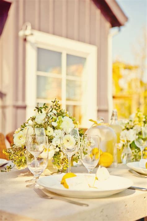 Pinklet and C: yellow tablescapes