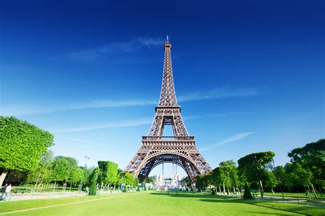 The eiffel tower will be closed the 7 and the 8 of august 2021. Torre Eiffel ha recibido 300 millones de visitas desde su ...