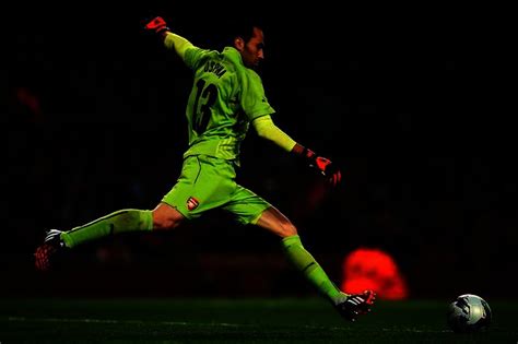David ospina has revealed that he is likely to return to arsenal after his loan spell with napoli. David Ospina pleased to finally make his Arsenal debut ...