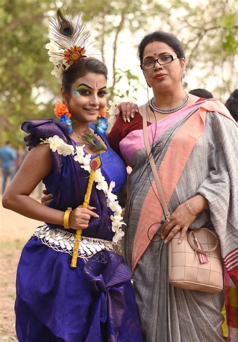 Girl Posing With Her Mother Pixahive