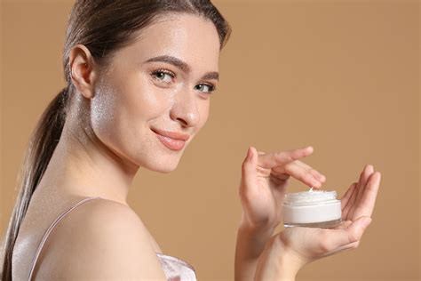 Natural Methods To Lighten Your Skin Smart Care Living Pick The