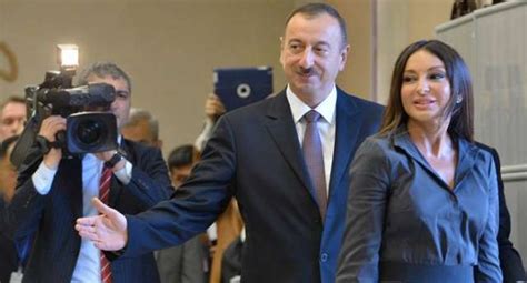 Merkel sagte zu beginn des gespräches, dass die zusammenarbeit mit aserbaidschan weiter vertieft werden solle. President Aliyev, first lady Mehriban Aliyeva met with ...