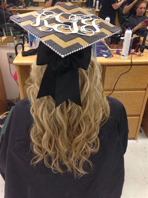 Short hair has no limitations, and the best way to style it for a special ocassion is to get yourself a curly hairdo with a lovely twist around your head. 119 best Graduation Hairstyles images on Pinterest | Make ...