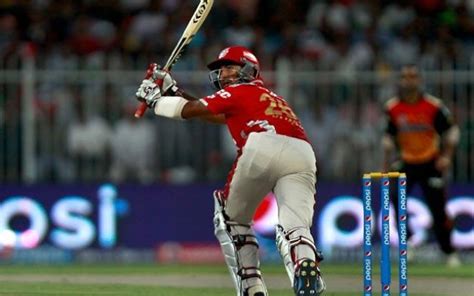 The test specialist likes to tire down opposition bowlers through his solid technique and flawless defence. 3 Teams that can pick Cheteshwar Pujara in IPL 2021 Auction