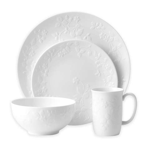 Wild strawberry white by wedgwood is a fresh take on the iconic wedgwood wild strawberry pattern. WEDGWOOD WILD STRAWBERRY, Waterford, Waterford Crystal ...