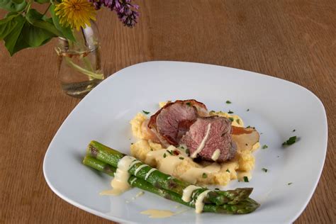 Schweinefilet mit Spargel und Polenta
