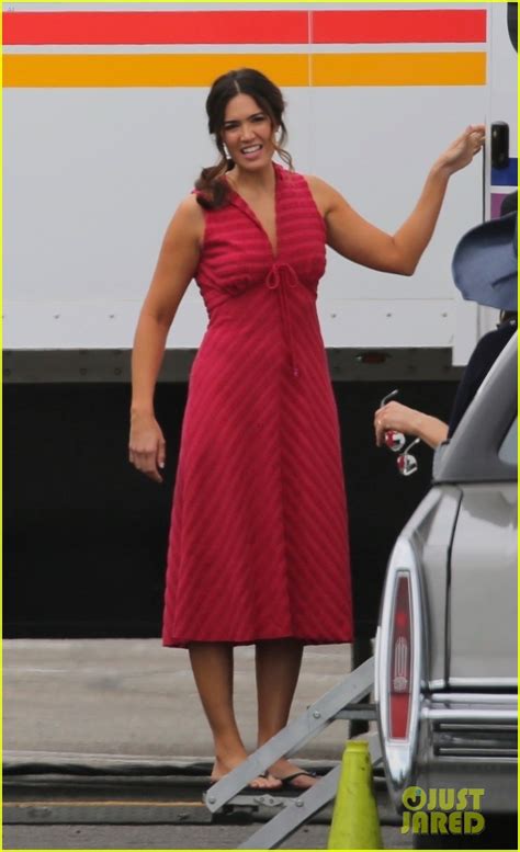 Photo Mandy Moore Films This Is Us At The Beach 11 Photo 4361295 Just Jared Entertainment News