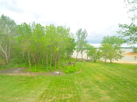 Lake red rock offers public boat ramps, miles of paved trails, and public beaches. Cabin Rental on Lake Red Rock, Iowa