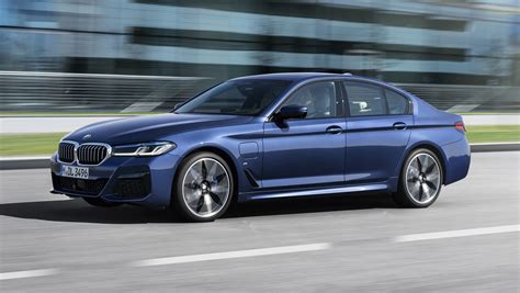 What is the BMW equivalent to E-Class?