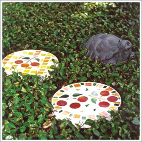 Charcoal matte textured finish with real sandstone. Mosaic Outdoor Cement (20 lbs.) - Franklin Art Glass