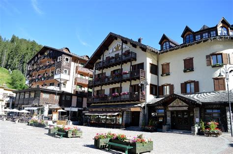 Hotel campiglio e pinzolo, proposte vacanze, promozioni, meteo, webcam, eventi, piste da sci, itinerari trekking e mtb. Madonna di Campiglio in estate: ecco cosa fare in una ...