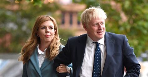 Prime minister boris johnson, 56, and partner carrie symonds, 33, were secretly married in the roman catholic metropolitan cathedral of the precious blood on saturday, it has been confirmed. Boris Johnsons schwangere Verlobte Carrie Symonds bricht ...