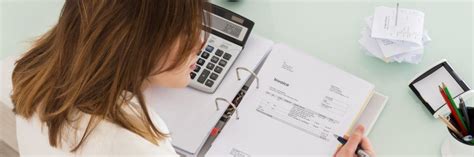 Il y a cependant une ces factures comprennent le nom et l'adresse du client, le numéro siret de l'autoentrepreneur, le tarif. Effectuer l'enregistrement comptable d'une prestation de ...