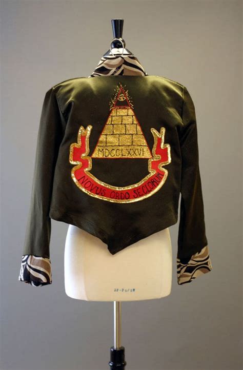 Roberta (arquette) is a frustrated housewife living in suburban new jersey and is fascinated by a woman known only by the personals section of a new york newspaper. Desperately Seeking Susan Jacket Madonna Costume Bolero ...