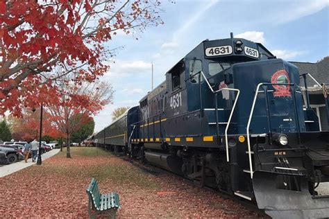 The 10 Best Fall Train Rides In The Us Train Rides Train Fall Travel