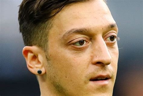 Mesut Özil Slaví 33 Narozeniny Podívejte Se Jak Před 10 Lety školil