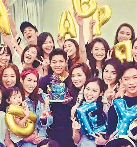 #happy1000 #happy2000 #stanleycheung #cheungkingshun #張景淳 #trươngcảnhthuần #truongcanhthuan #cungdiệp #cungdiep #kungyip #龔燁 #kungshui #ks #konniestanley #cungthuy #cungthuỷ #龔水 # #愛回家之開心速遞 #愛回家 #開心速遞 #áihồigia. 東方日報C1：送吻賀牛一!湯洛雯啜爆羅天宇｜即時新聞｜東網巨星｜on.cc東網