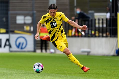Find the latest borussia dortmund (bvb.de) stock quote, history, news and other vital information to help you with your stock trading and investing. Borussia Dortmund Team News: Nico Schulz suffers calf injury