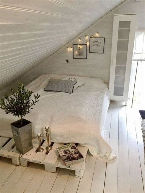 Fabulous Small Attic Bedroom Design Ideas You Will Like 23 Hmdcrtn