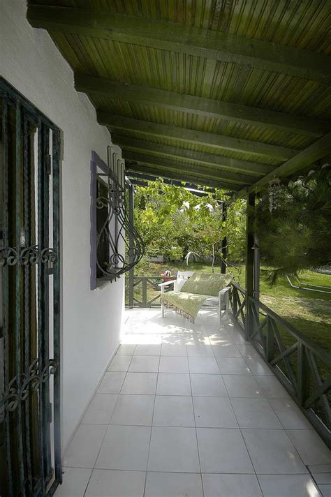 Villamızda tv , buzdolabı , çamaşır makinesi , mutfak, mutfak malzemeleri bulunaktadır. Avşa Villa Pansiyon Avşa Adası konaklama ödüllü tek ...