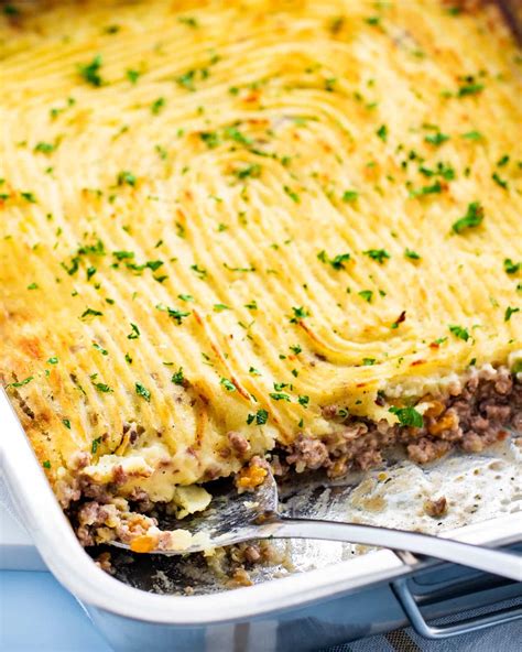 This classic shepherd's pie recipe features perfectly seasoned ground beef and veggies, topped with creamy mashed potatoes. Shepherd's Pie - Craving Home Cooked