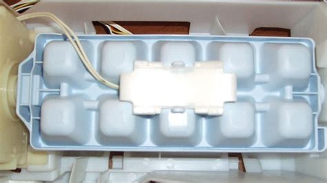 「自動製氷」のいろいろな疑問・・・ 1． 自動製氷って、どんなしくみなの？ 10． 製氷室や冷凍室内に霜や氷がつくのは、なぜ？ 10． 製氷室や冷凍室内に霜や氷がつくのは、なぜ？ 製氷室や冷凍室のドアにすき間がある場合. 四回 グローブ 無意識 東芝 冷蔵庫 製氷 皿 取り外し - mittyevents.com