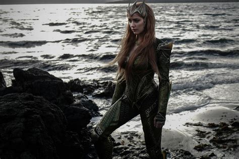 Aquaman Amber Heard Posta Foto Que Sugere Inicio Das Grava Es O
