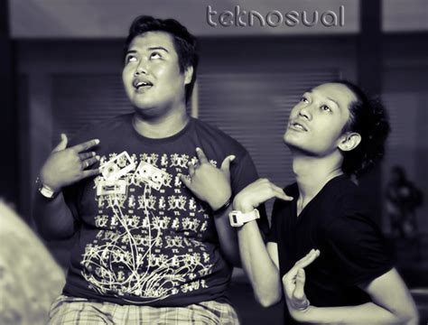 Jika anda membaca sebuah blog yang. Ady AdyVa||::aKu aDaLah AdyVa: ::TANGAN DI DADA MATA KE ATAS::