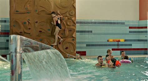 Śląski aquapark w żorach to nie tylko rozrywki wodne, ale również masa dodatkowych atrakcji. Park Wodny Aquarion - Zaplanuj swój wyjazd z maszwolne.pl