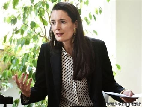 Clotilde armand este membru fondatoar al partidului uniunea salvați românia și primarul de o noapte de la clotilde armand a promis în 2016 că nu abandoneză lupta pentru o administrație cinstită și. Clotilde Armand raspunde acuzatiilor lui Dragnea: Un ...
