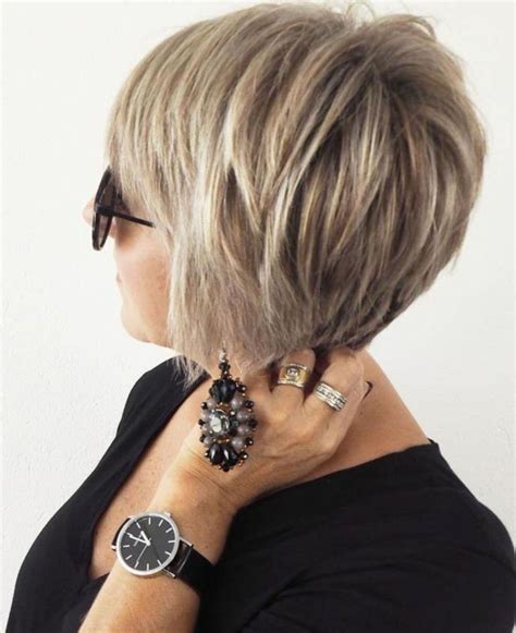 Feathered Pixie Bob With Bangs Short Layered Bob Hairstyles Modern