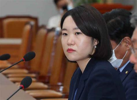 대정부질문서 통합당·주호영 비판한 이소영 “국민들께 송구하다” 민중의소리