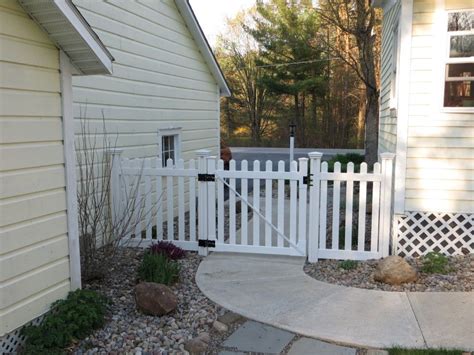 Check spelling or type a new query. Jiminy Picket Vinyl Gate | WamBam Fence | Vinyl gates ...