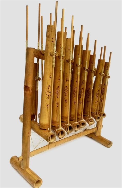 Gambus tergolong dalam alat muzik jenis 'petik' yang dikatakan berasal dari timur tengah. Gambar Berbagi Alat Musik Tradisional Indonesia Daerah ...