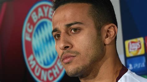 Thiago Alcantara Pochwalił Się Ciężarną żoną Przegląd Sportowy