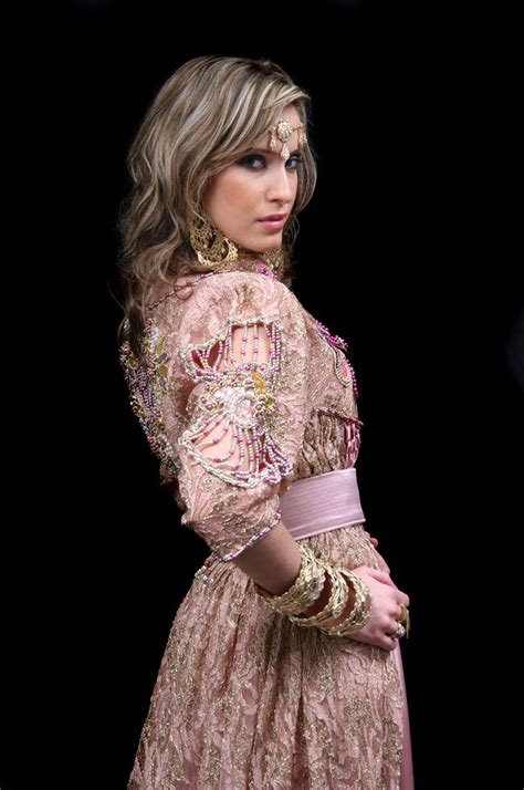 Épinglé par malika styliste negafa sur robe de mariage oriental robe marocaine tenue